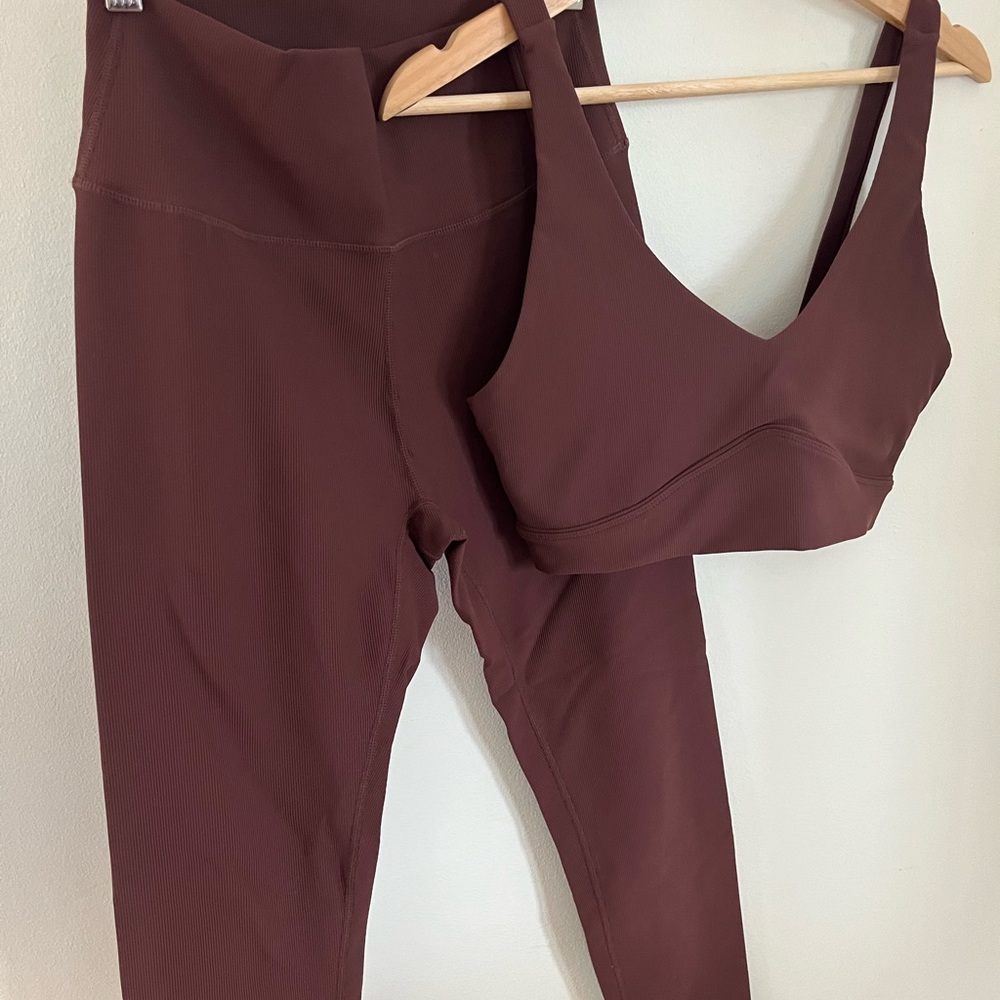 WILO Leggings + Sports Bra Set